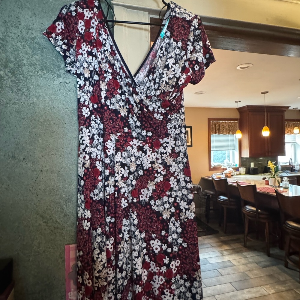 Kaileigh Red and White Floral Maxi Dress